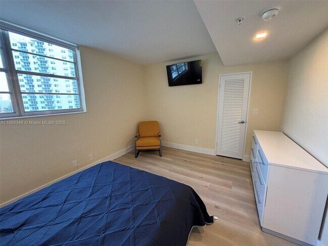 Building Photo - 3001 S Ocean Dr