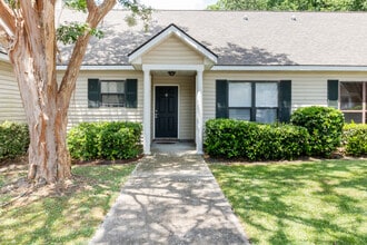 Building Photo - 905 Burnley Rd