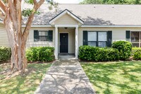 Building Photo - 905 Burnley Rd