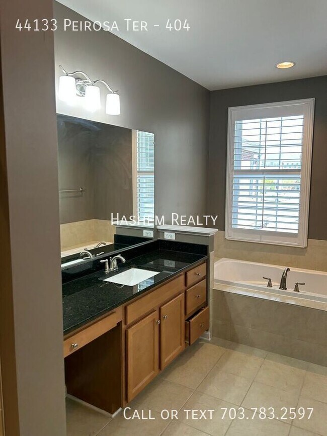 Building Photo - 44133 Peirosa Terrace