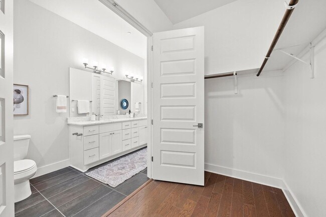 Building Photo - 4410 Grotto Dr