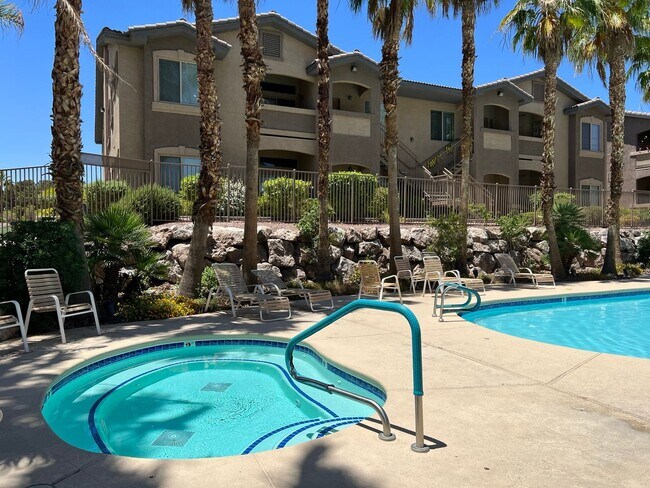 Building Photo - Gorgeous 3 Bedroom, 2 Bath in Silverado Ranch