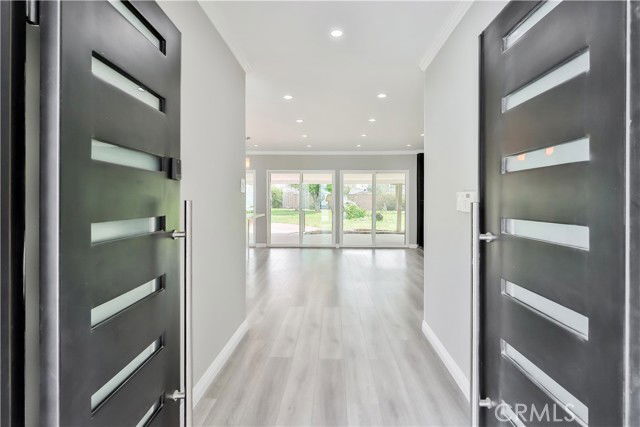 Building Photo - 9752 Laramie Ave