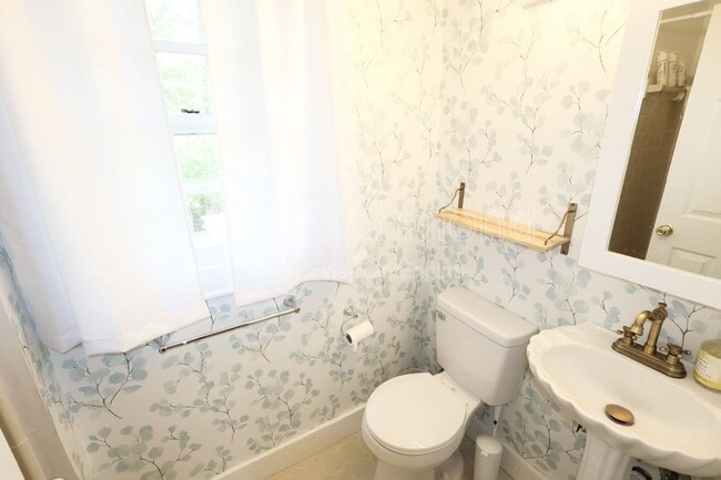 Building Photo - 10502 Crowncrest Ct