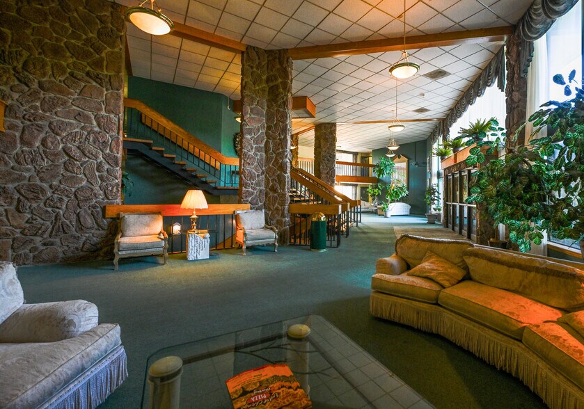 Lobby - Debo Properties - Glen Eagles
