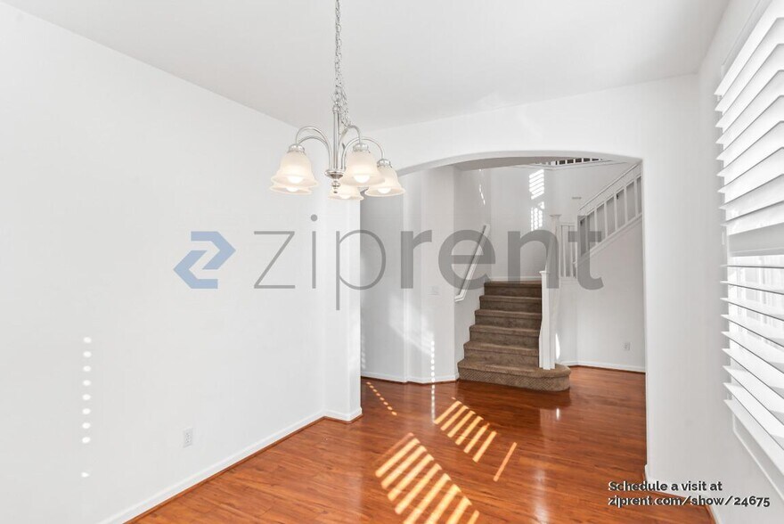 Building Photo - 2883 Seadrift Cir