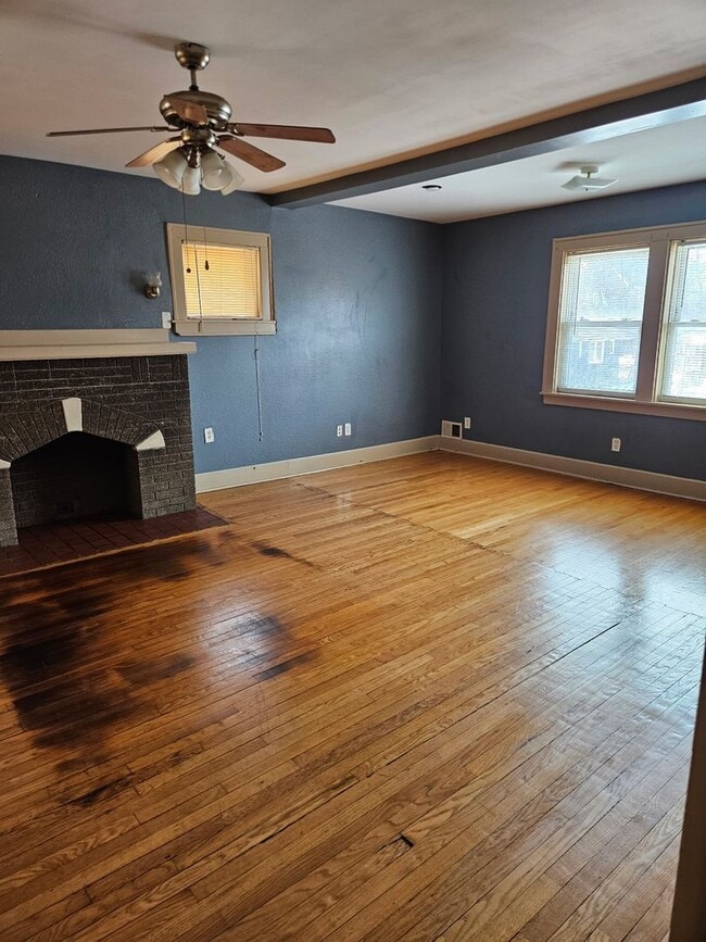 Building Photo - (DNT)3420NVelRPhillipsM