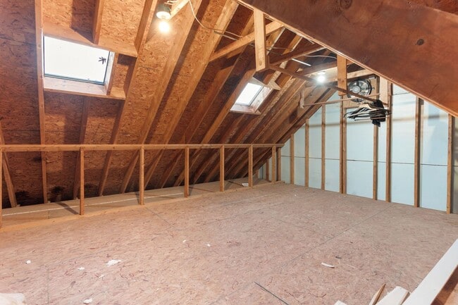 Building Photo - Beautiful 4 Bed 3.5 Bath Home on 20 Acres