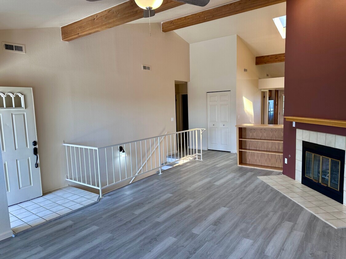 Building Photo - 11456 N Fairway Dr