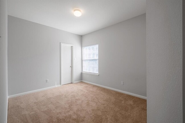 Building Photo - 2300 S Bagdad Rd