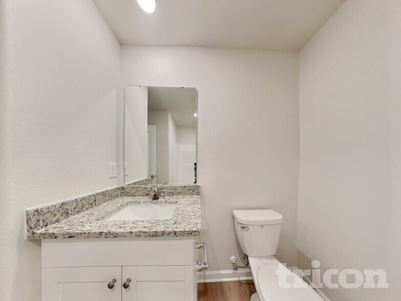 Building Photo - 294 Coleshill Rd