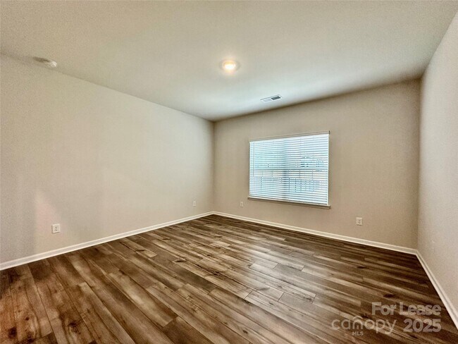 Building Photo - 389 Runner Stone Ln