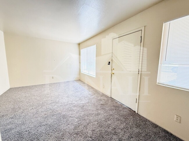 Building Photo - 1211 W Apache Trail
