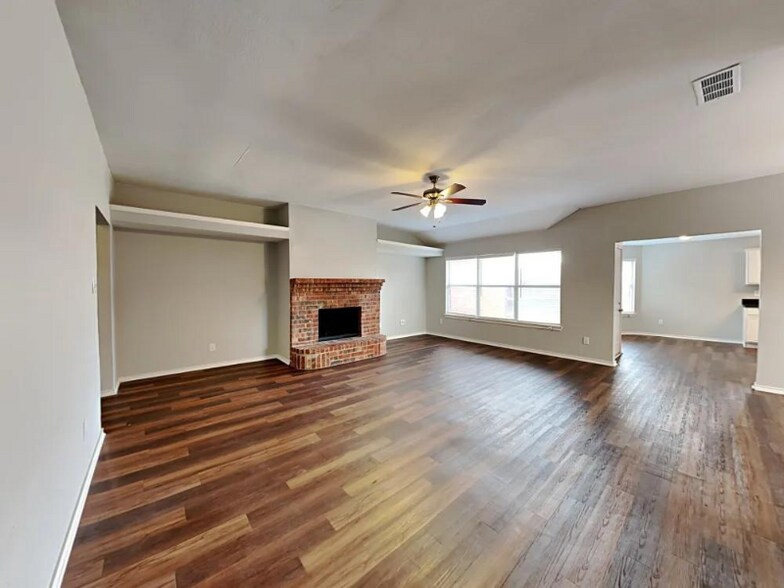 Building Photo - 7802 Coral Way