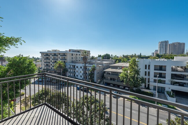 Building Photo - 1340 S Beverly Glen Blvd