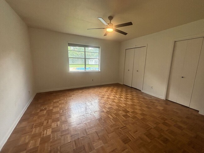 Building Photo - Spacious JHome in Southern Hills