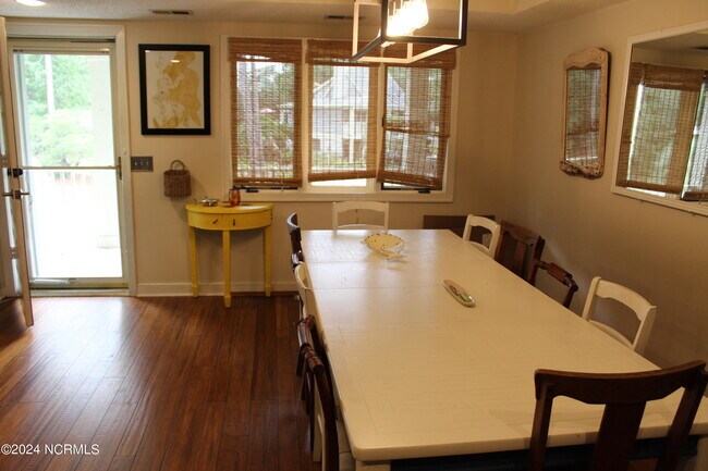 Building Photo - 1534 Deer Pointe Ct SW