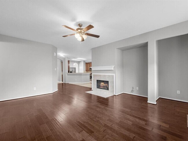 Building Photo - 23301 Tuttle Ct
