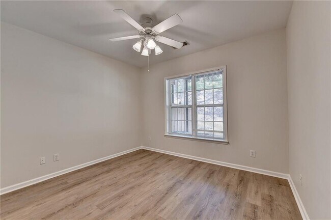 Building Photo - 2026 Merrimont Way