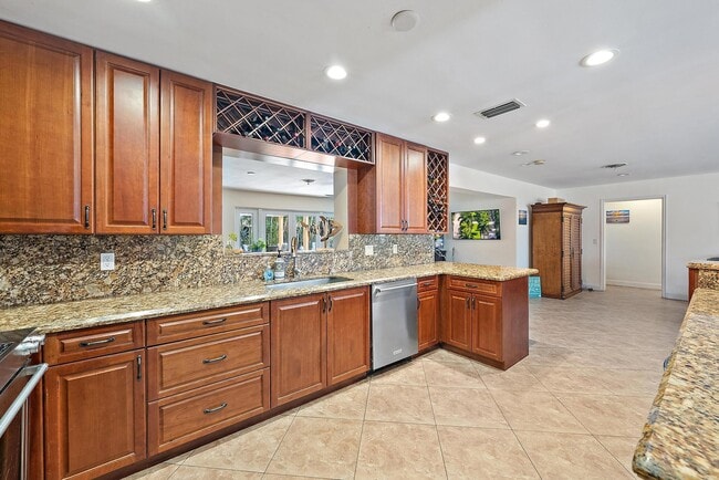 Building Photo - 409 Lighthouse Dr