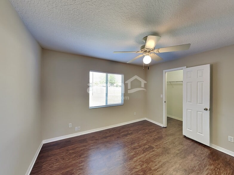 Building Photo - 6228 34th Pl E