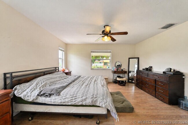 Building Photo - 1755 SW Castinet Ln