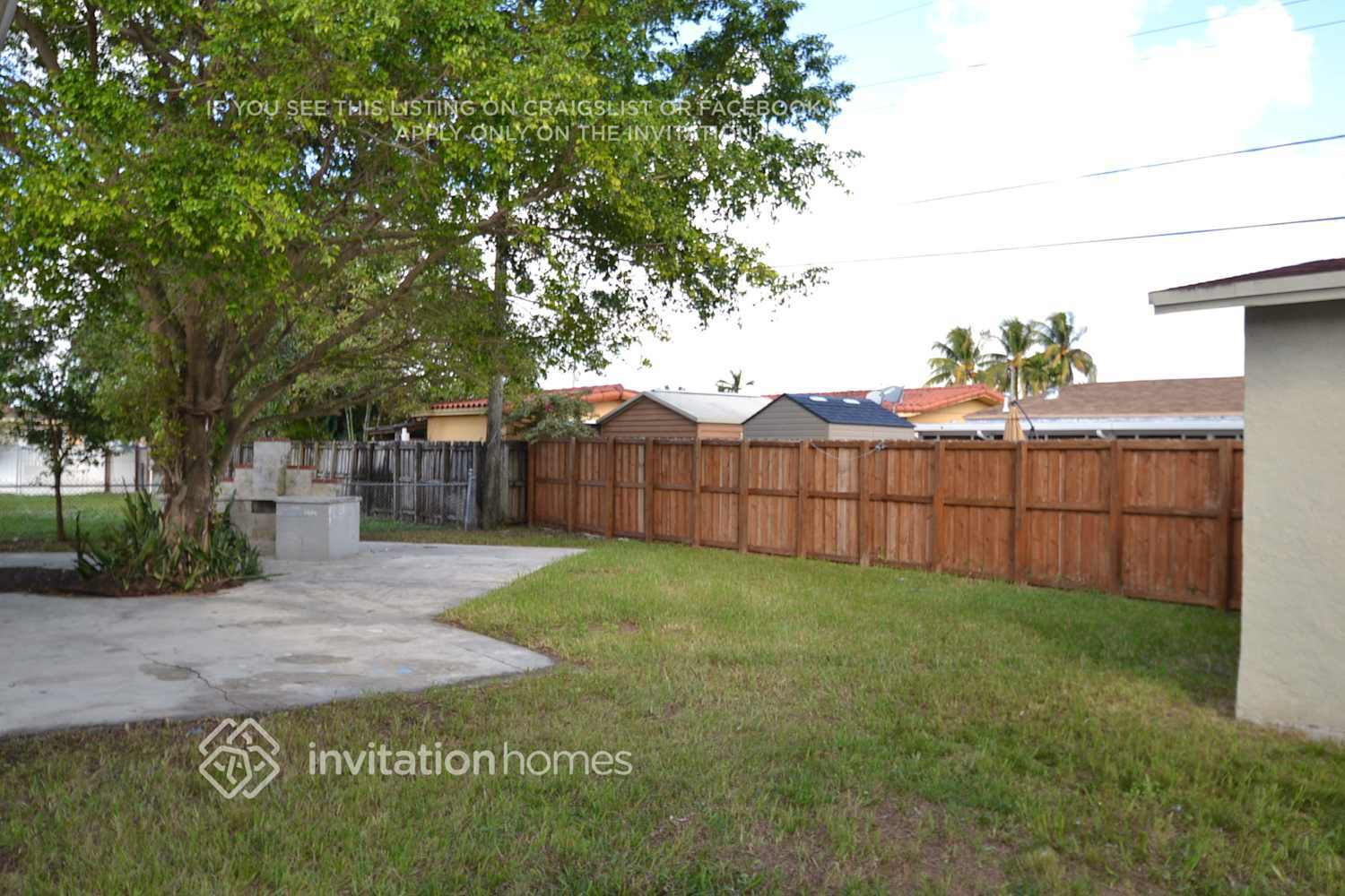 Building Photo - 11235 NW 61st Ave