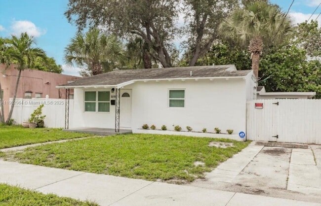 Primary Photo - 3219 Windsor Ave