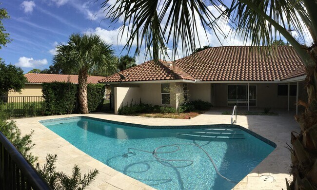 Building Photo - 6593 Serena Ln