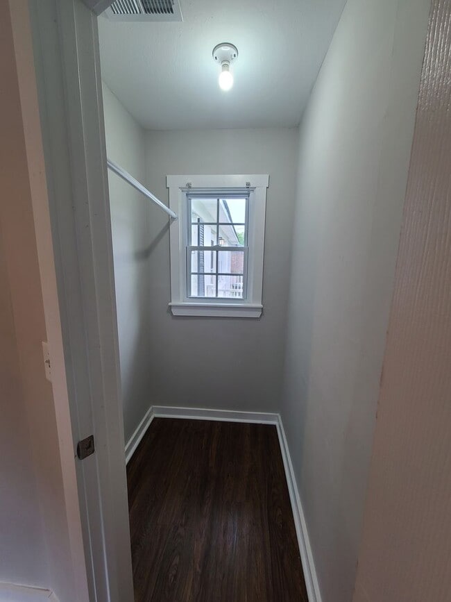 Building Photo - Comfortable Living in the Heart of Goose Creek