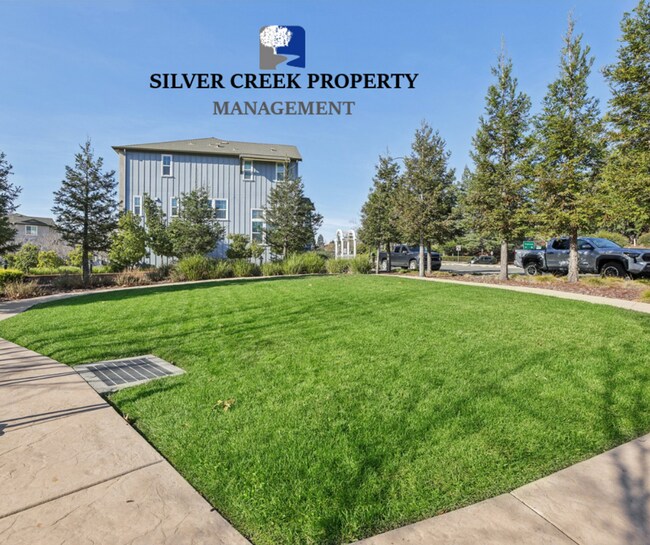 Building Photo - Beautiful Corner-Unit Townhome Near Downtown – 4 Bed | 3 baths
