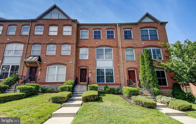Building Photo - 2084 Clipper Park Rd