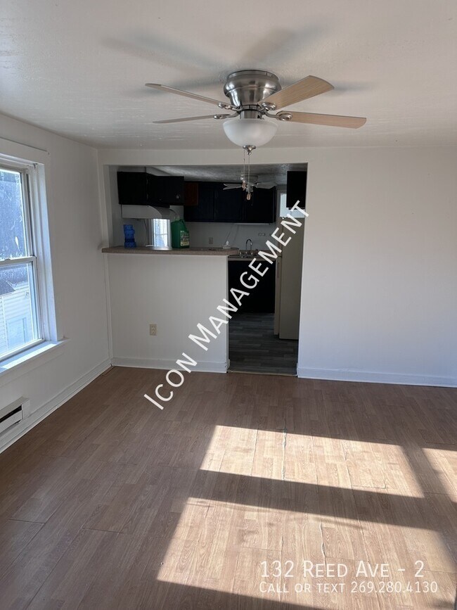 Building Photo - 132 Reed St