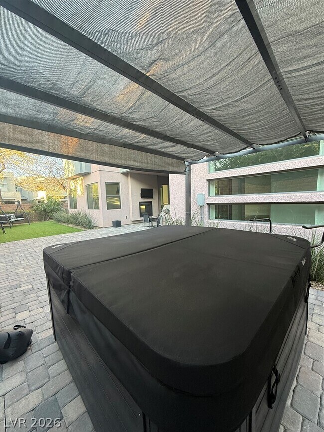 Building Photo - 47 Pristine Glen St