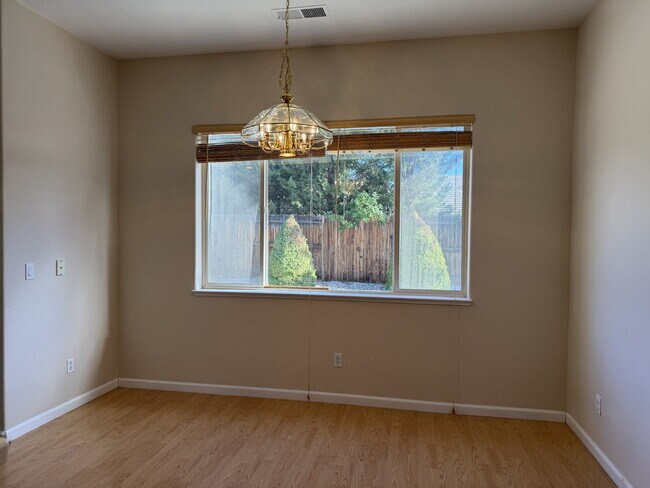 Building Photo - South Reno Home with 4 Bedrooms + 3 Car Garage!
