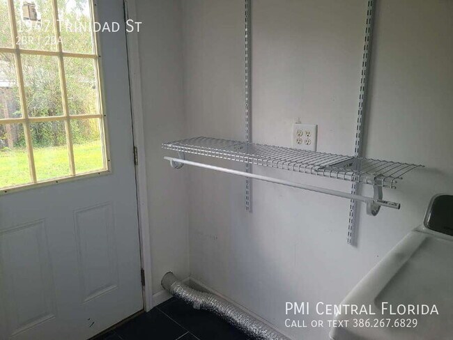 Building Photo - 1947 Trinidad St