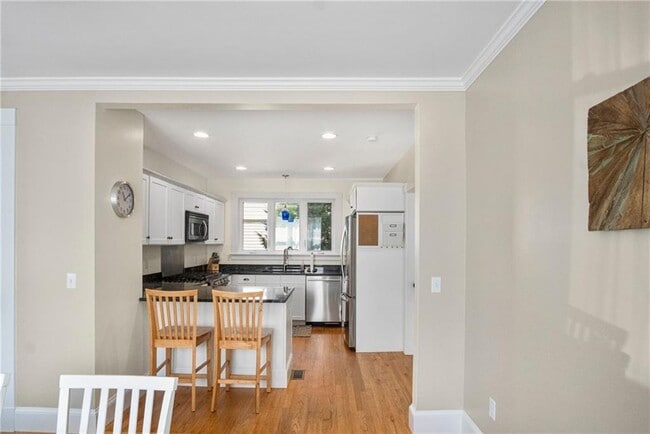 Building Photo - 22 Bateman Ave