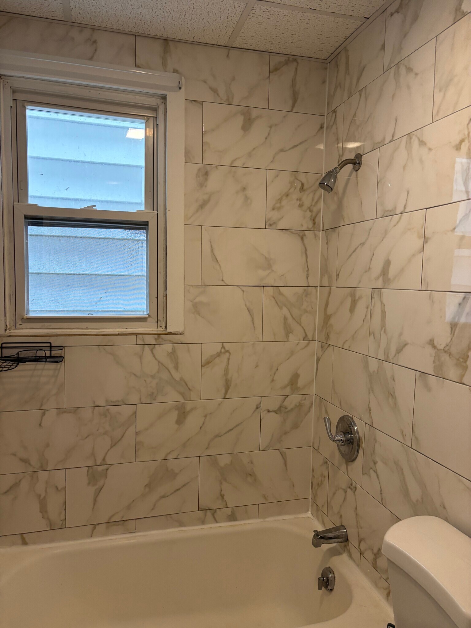Beautifully tiled shower - 240 Sommerville Pl