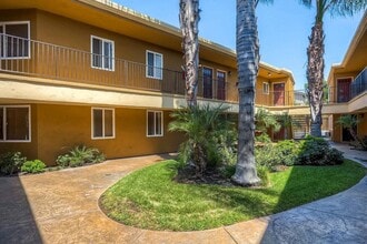 Building Photo - Half Off First Month's Rent Ready to Move in-El Cajon Studio for Rent
