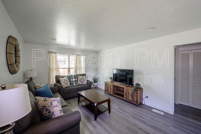 Building Photo - 3646 S 700 E
