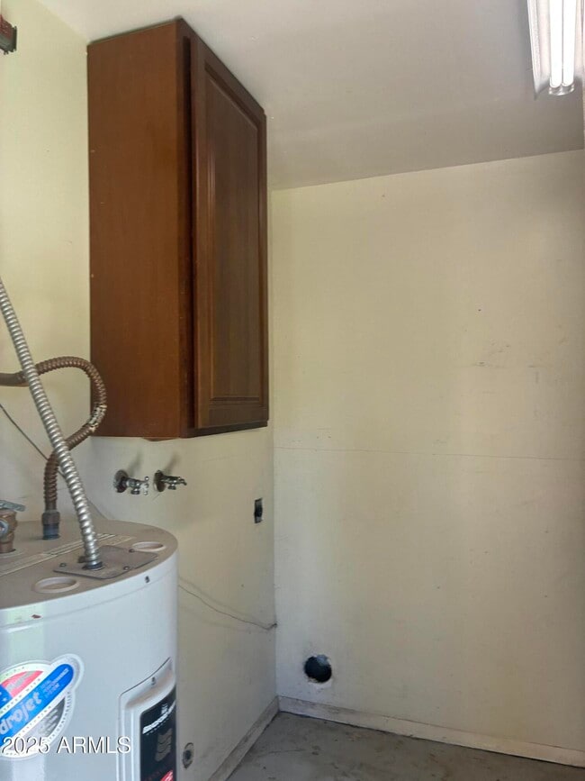 Building Photo - 2205 W Curry St