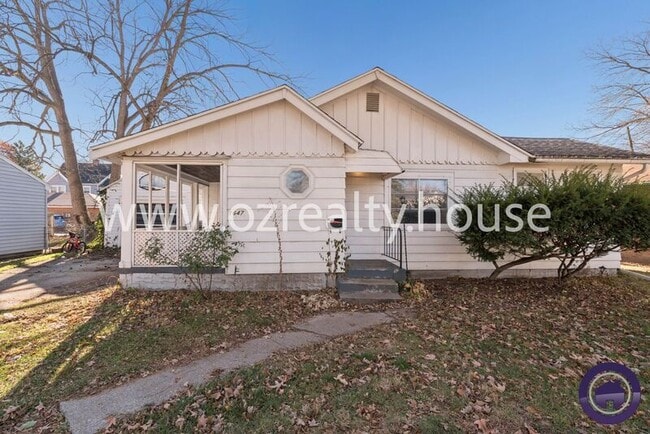 Building Photo - 1647 Eleanor Ave