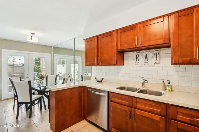 Building Photo - 4800 N 68th St