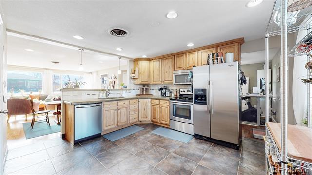 Building Photo - 6025 W 61st Ave