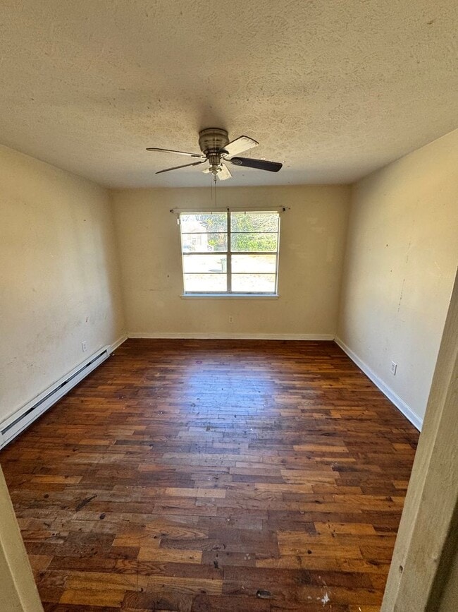 Building Photo - 132 Woodland Ave