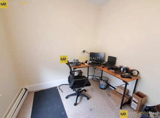 Building Photo - 149 Centre St