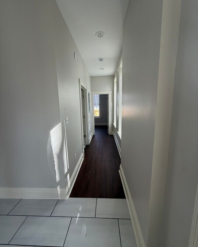 Building Photo - 4397