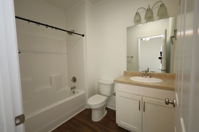 Building Photo - 2308 Mimosa Dr