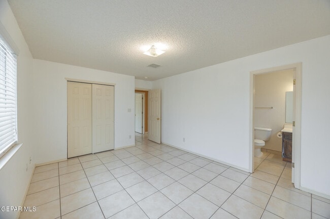 Building Photo - 13771 Paseo Central Ave