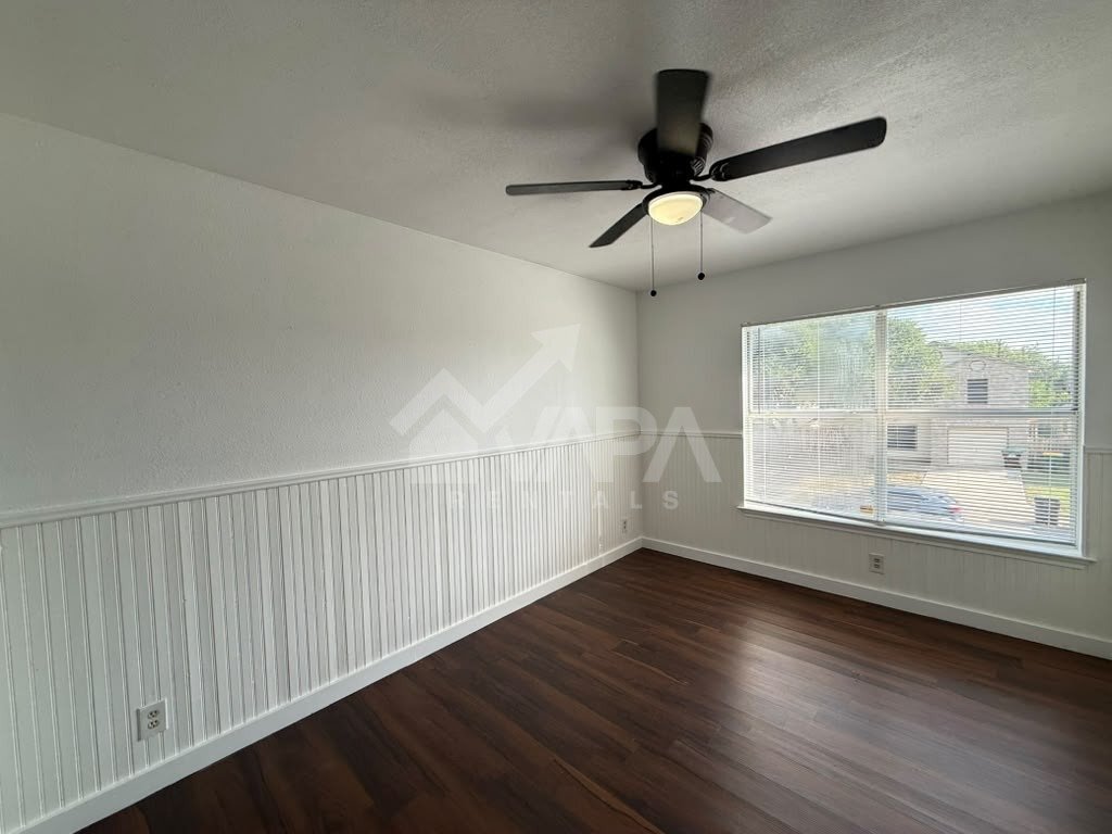 Building Photo - 9666 Green Plain Dr